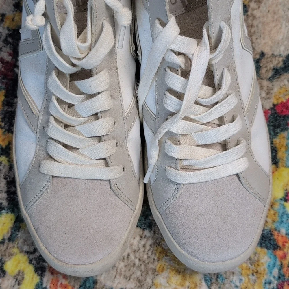 Gianni Bini white high tops Size 6.5M EUC